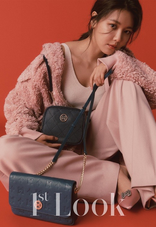 少女时代成员秀英拍时装杂志写真