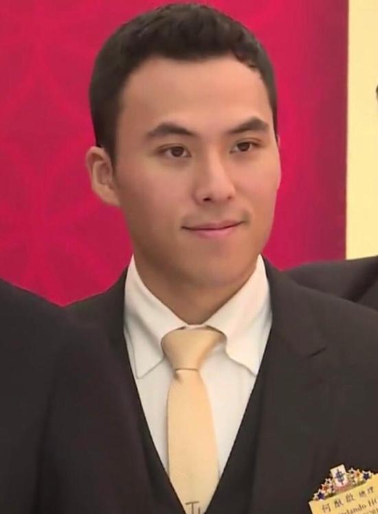 何猷启宣布已婚:与女友在外国注册结婚父亲赌王健康良