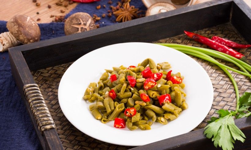 开胃小吃酸豆角,酸甜可口,鲜美多汁