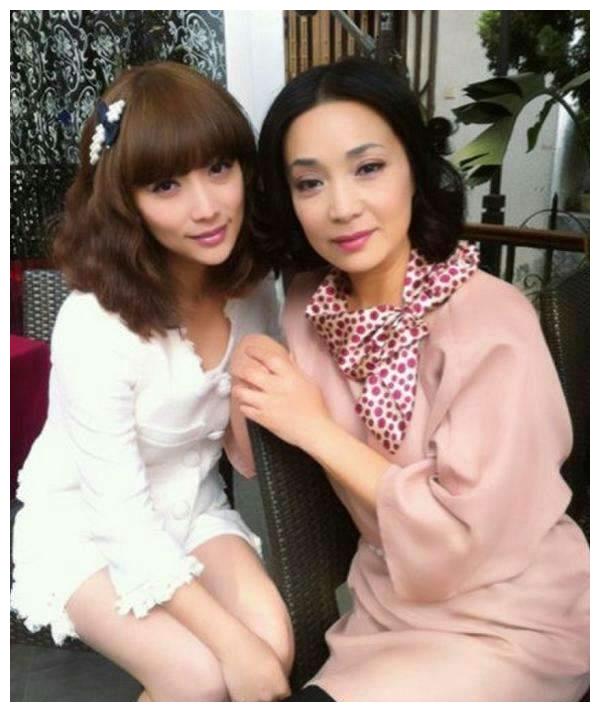 皇后专业户戴春荣,与老公恩爱33年无绯闻,漂亮女儿像妈妈