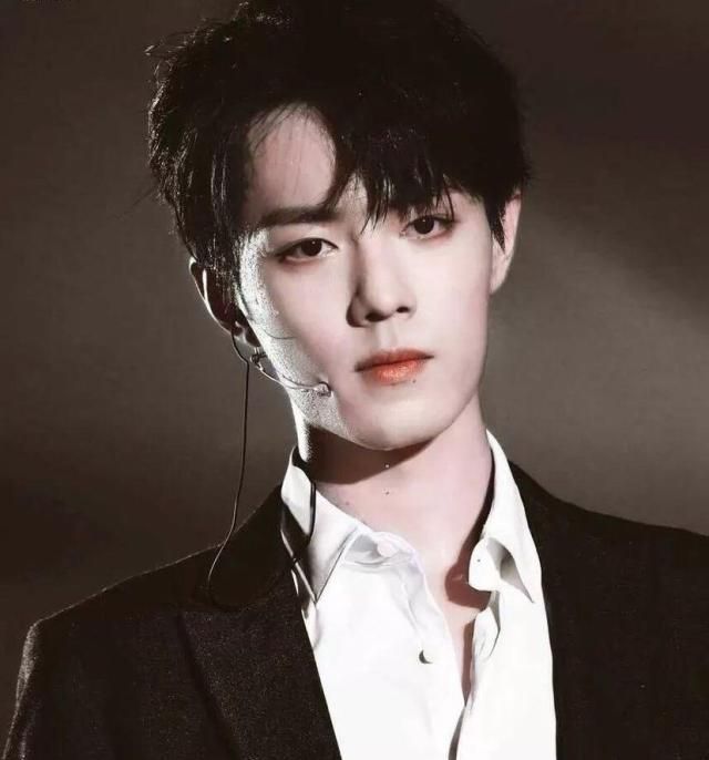 原来男生化妆也可以这么美|化妆|润肤霜|皮肤护理_新浪新闻