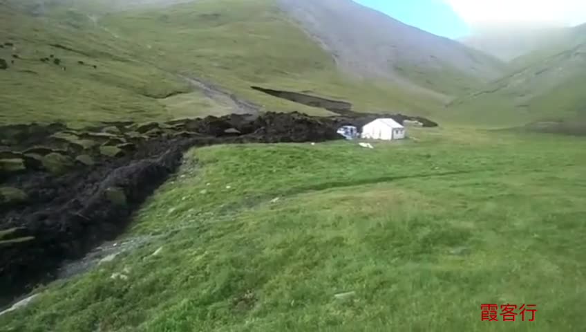 天10点19分内蒙古锡盟东乌旗发生地壳推移,大