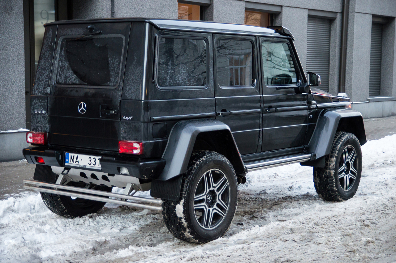 高人一等,自然无惧任何路况,加高之后的奔驰大g