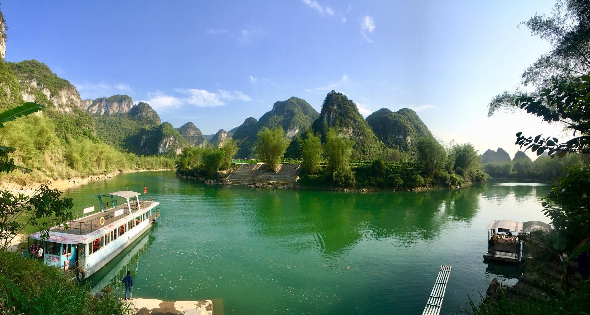 东兰县红水河第一湾