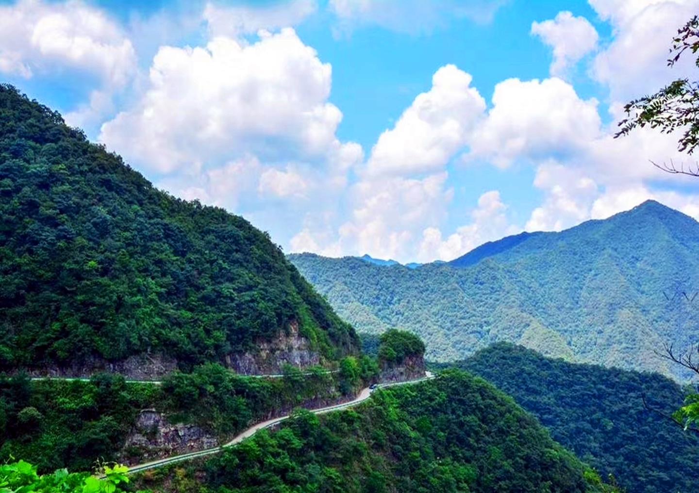 江南天路最精华路段—桃岭盘山公路