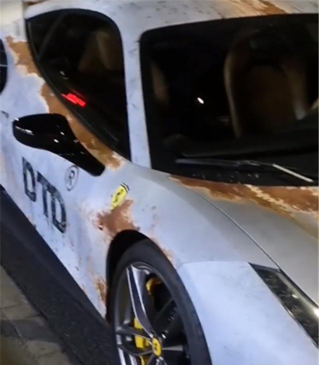 "报废版"法拉利488,落地530万,全车"铁锈膜",可避免借车