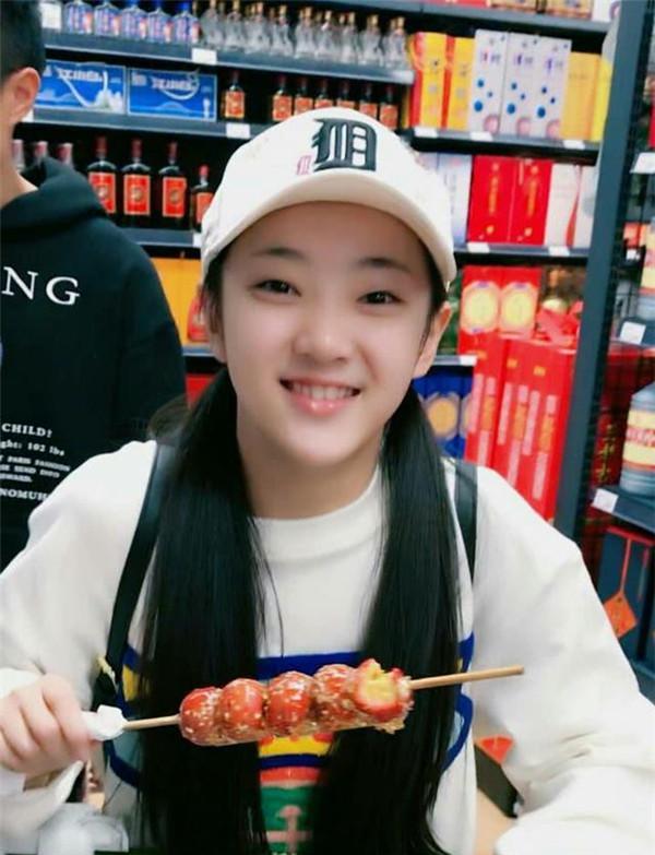 《知否》小演员换上现代装,小小桃可爱,小明兰靓丽,小廷烨帅气