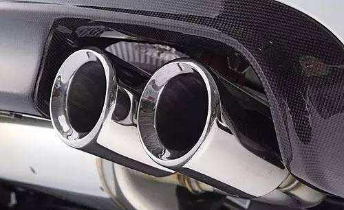 占了你车位就给那人排气管塞钢丝球这样是到底有什么影响