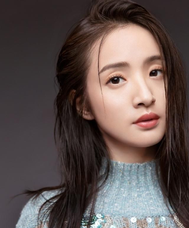 胡冰卿跟林依晨有多像,六张照片中有一张是胡冰卿,你能找出来吗