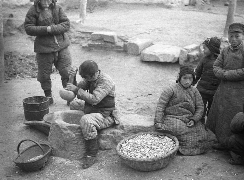挨饿年代是什么体验?80张老照片真实还原1942大饥荒_新浪新闻