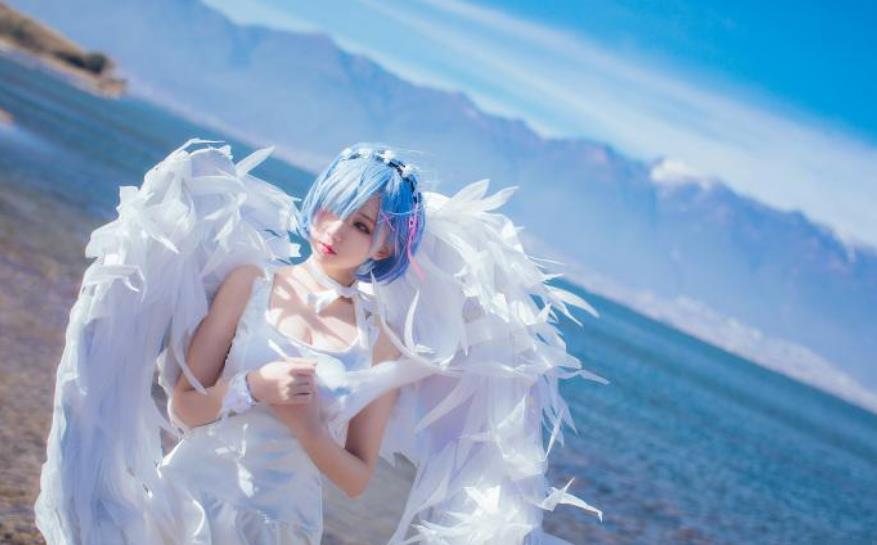 知名coser浅野菌子实力演绎白衣天使小蕾姆你打几分