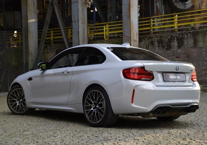 相信能买它的一定是终极情怀玩家,宝马m2 手动雷霆版