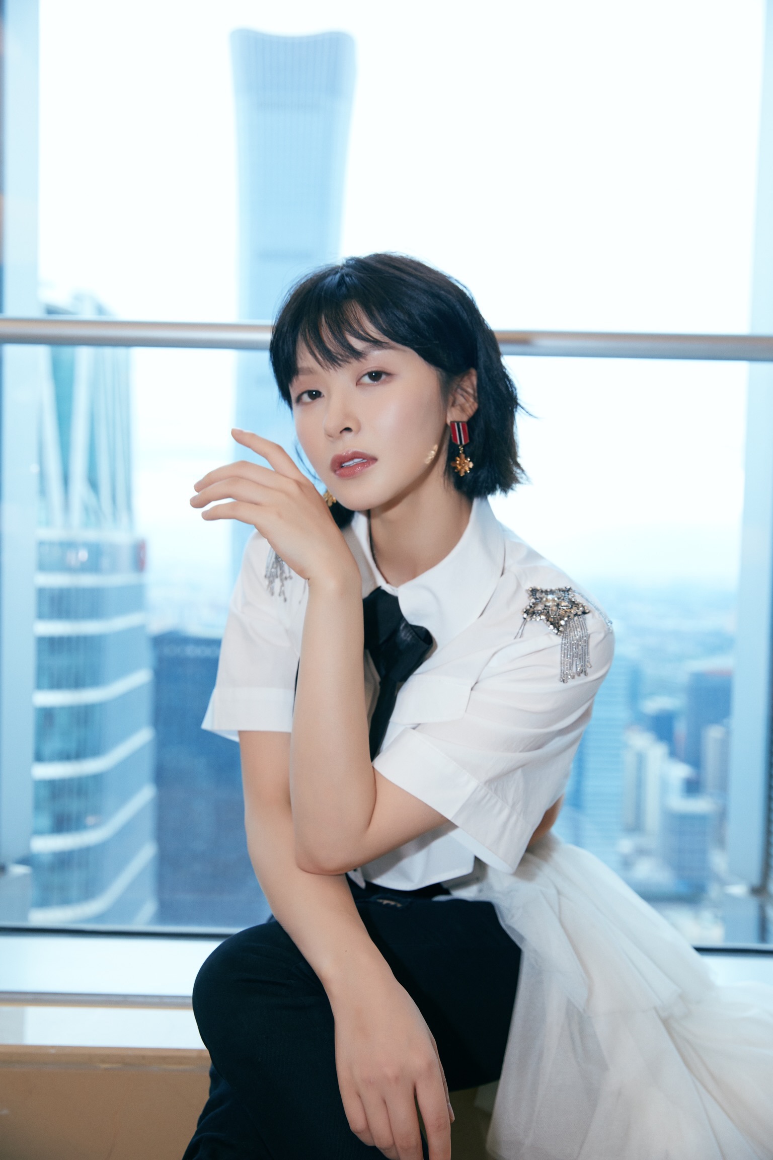 电影《龙牌之谜》首映发布会 李萌萌大秀高难度"一