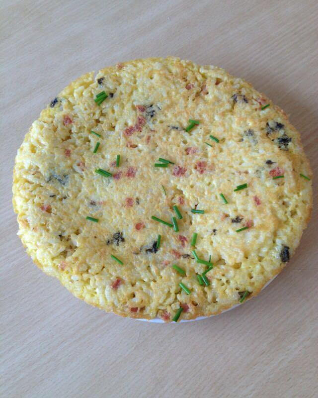 一家人早餐,五分钟搞定的剩米饭鸡蛋饼,让剩米饭"焕然一新"