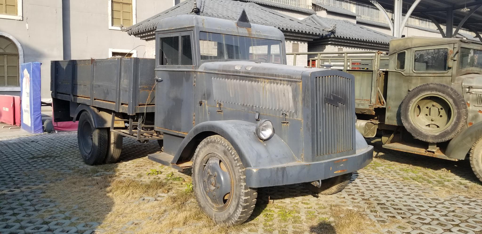 无锡影都华莱坞民国街各种汽车,很多人应该都没有见过吧