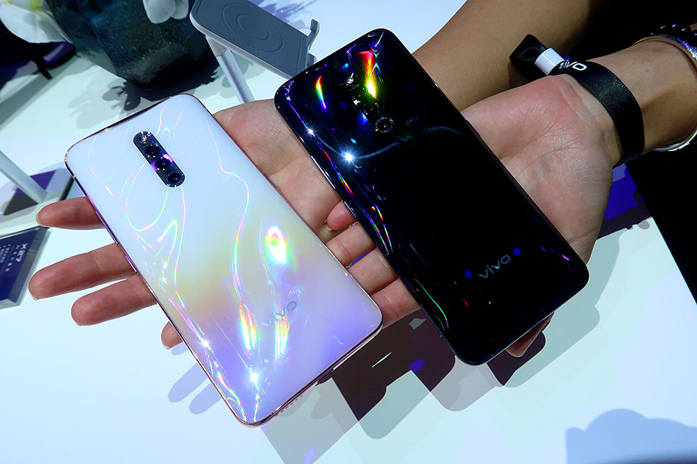 五彩斑斓的黑五光十色的白vivox27pro现场试玩