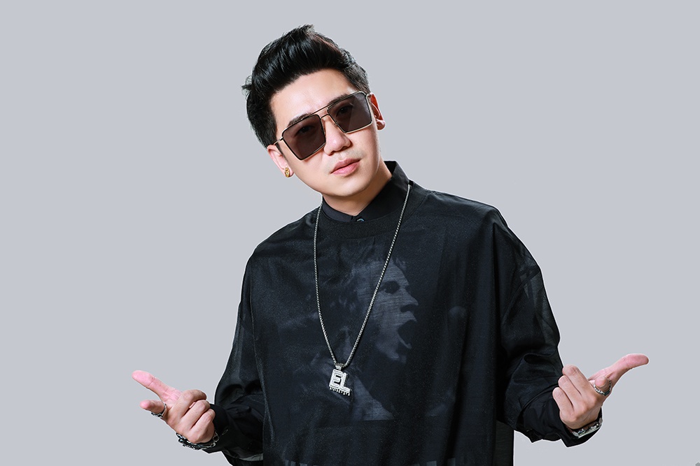 王绎龙发圣诞电音专辑《圣诞电波》嗨翻圣诞