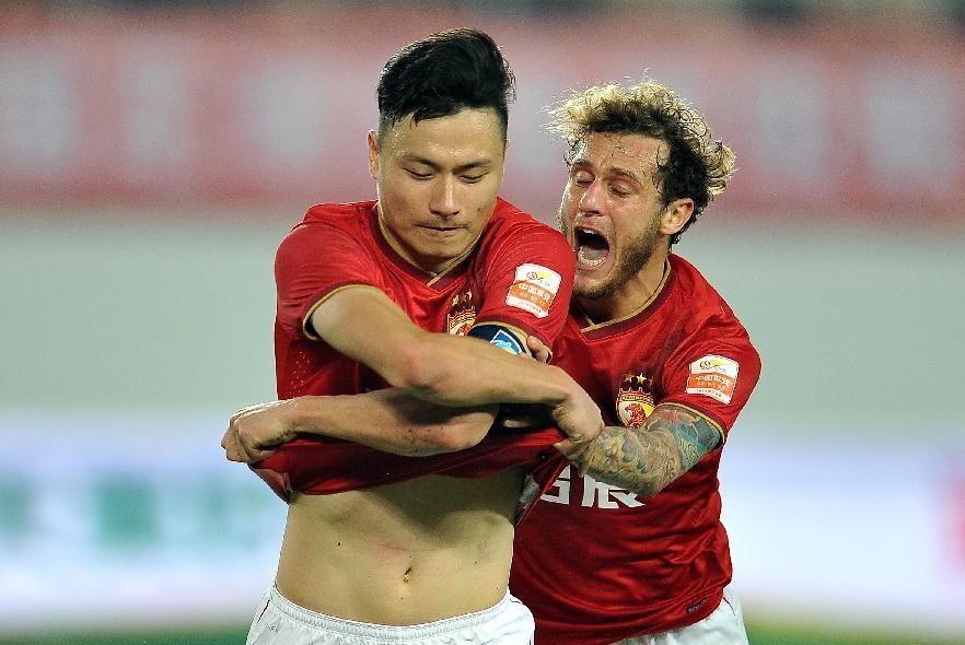 为什么有的国足球员是啤酒肚网友调侃只能靠喝啤酒度日