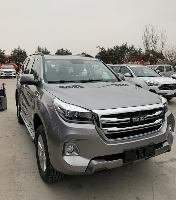 (本文图片转自网友@狠人de言)网友提的这台哈弗h9是艾尔斯灰,这个颜色