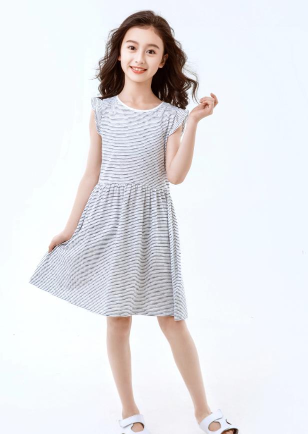 童模裴佳欣明明还没长大,就换了奶奶灰发色:确定是10岁?