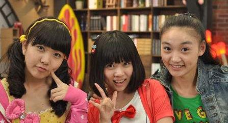 其实还是一个很不错的女孩子,剧中的淘淘是由董烨饰演的