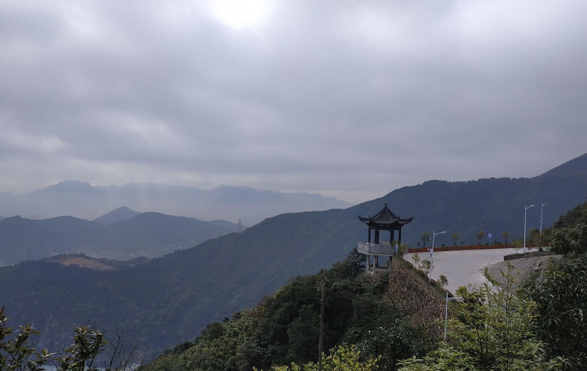 1 / 8 云顶草上世界是温州重点旅游景区之一,景区处在吹台山森林公园