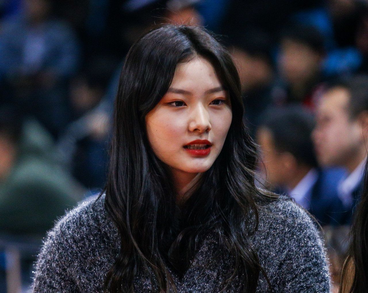 高清组图:吉林名宿"虎王"孙军女儿客串啦啦队 面容姣好大长腿