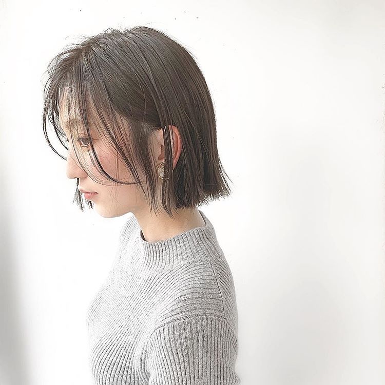 齐肩外翻短发,外翻短发更备受年轻妹子追捧,活泼可爱又俏皮