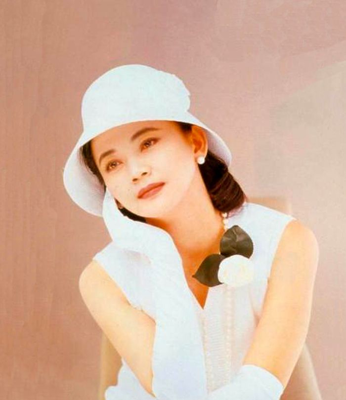 霸王花,千面女郎,一代影星胡慧中12张青春美照欣赏