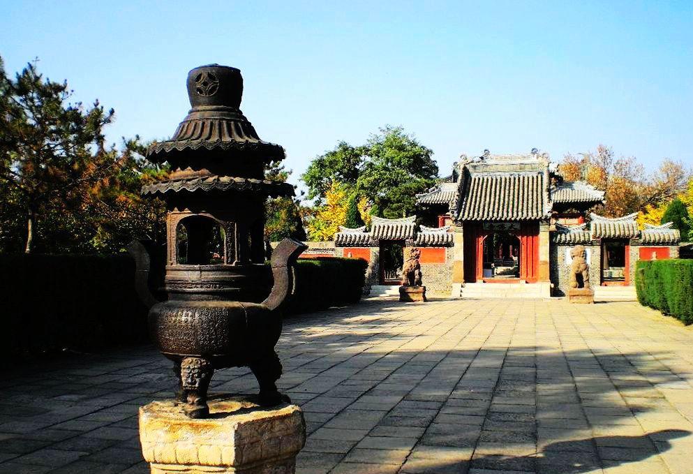 辽宁香火很旺盛的一座寺庙内有古代遗存最大的佛殿就在锦州