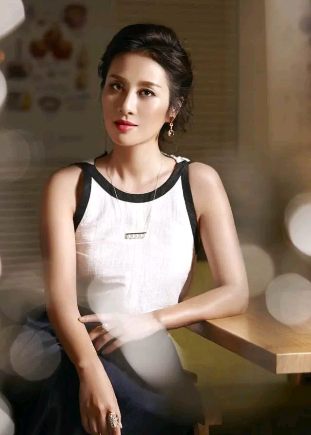 叶璇精美壁纸:容貌精致,永远都那样优雅迷人!