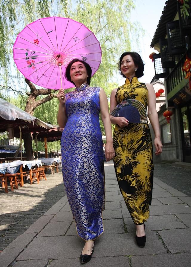 中国那么多古代服饰,为什那么多人喜欢穿汉服!|汉服|服饰|旗袍_新浪新闻