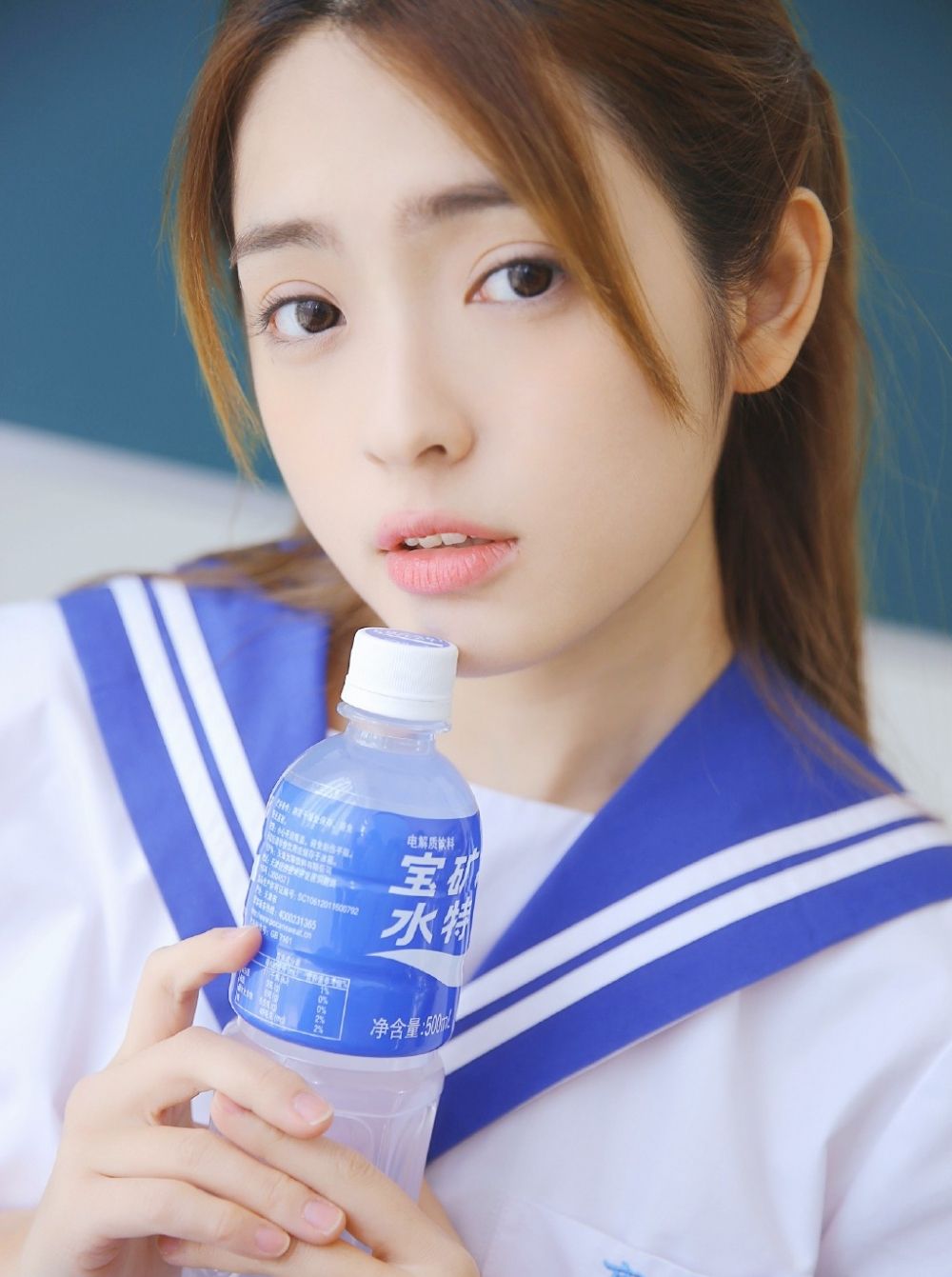 校花美女班长教室内惹火写真图片|校花|班长|写真_新浪新闻