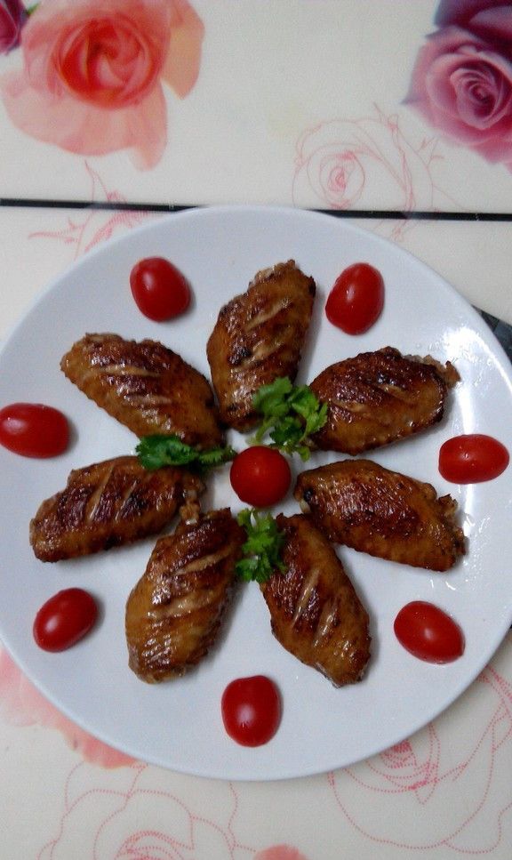 色香味俱全的鸡翅.