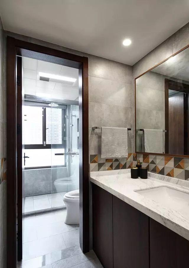 新房别乱装，她家简洁时尚又大气，客餐厅很抢眼，进门就被迷住