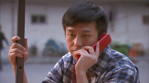 相爱十年邓超卖唱片挣钱还给董洁买礼物但邓超卖东西怕城管