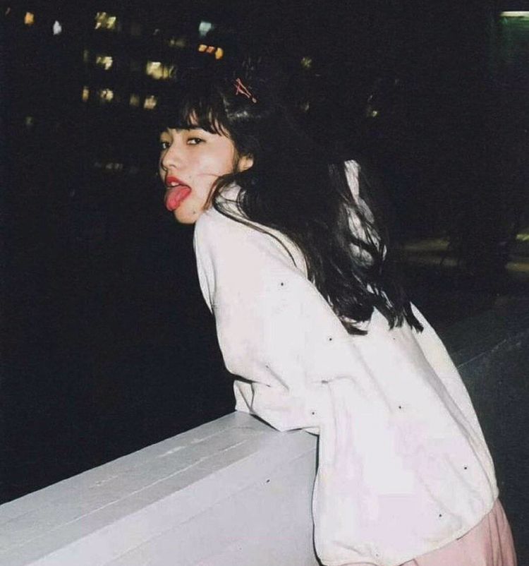 霓虹麻豆小松菜奈丧丧的厌世脸也很讨喜的啊