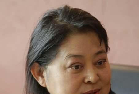 關之琳老了,林青霞老了,劉曉慶老了,唯獨她64歲像28歲姑娘