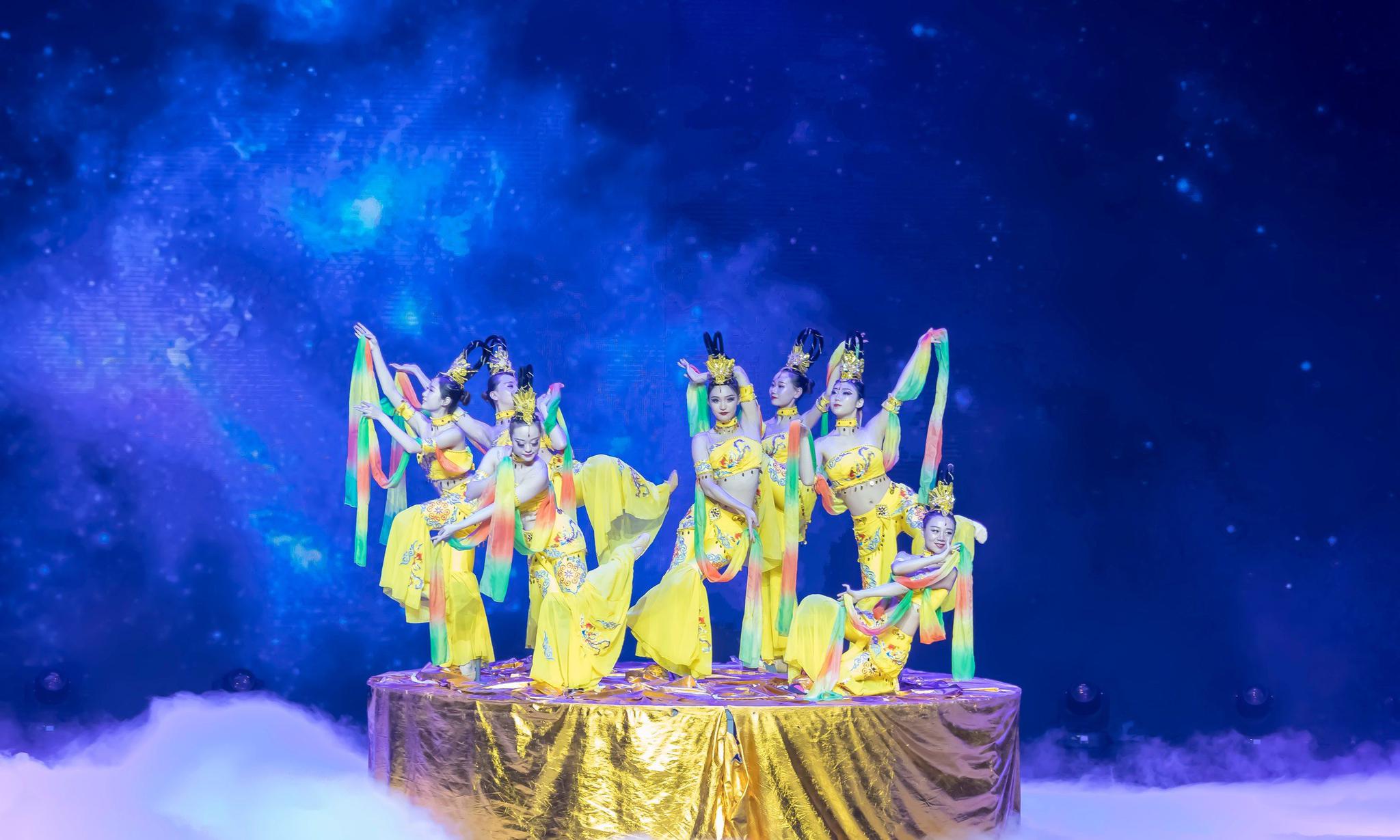 沂蒙大地上有一种舞蹈叫飞天这是几位临沂女孩的杰作美轮美奂