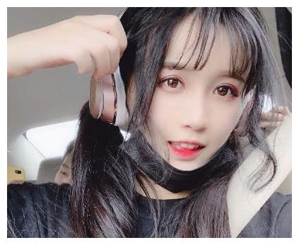 看看黑板上的年度总结就知道了,难怪能当老板