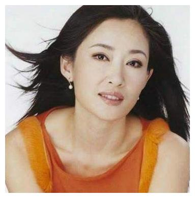 不用替身当众解衣哺乳,遭指责无奈退出娱乐圈|盖丽丽|哺乳|替身_新浪