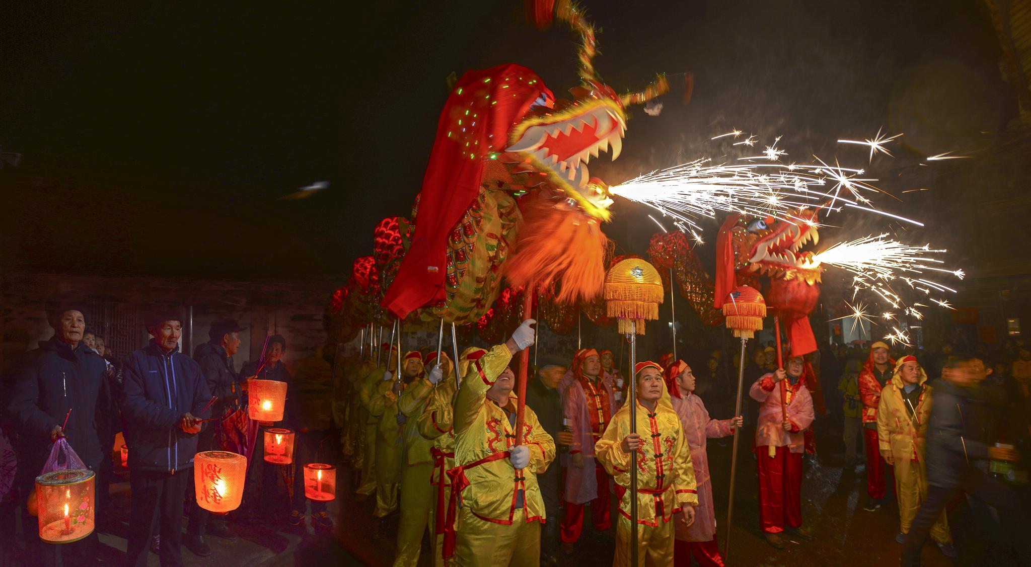 浦江板凳龙欢腾起舞,100节板凳人手一条惊险刺激