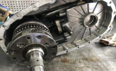 保时捷卡宴变速箱低耸车顿挫故障解决办法