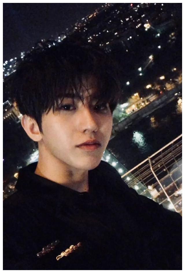 紫想离开经纪公司?李易峰被壁咚表白?杨幂迪