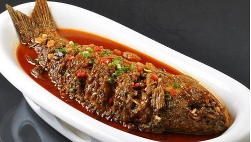 美食推荐青椒炒肉红烧鲢鱼肉丝炒杏鲍菇的做法