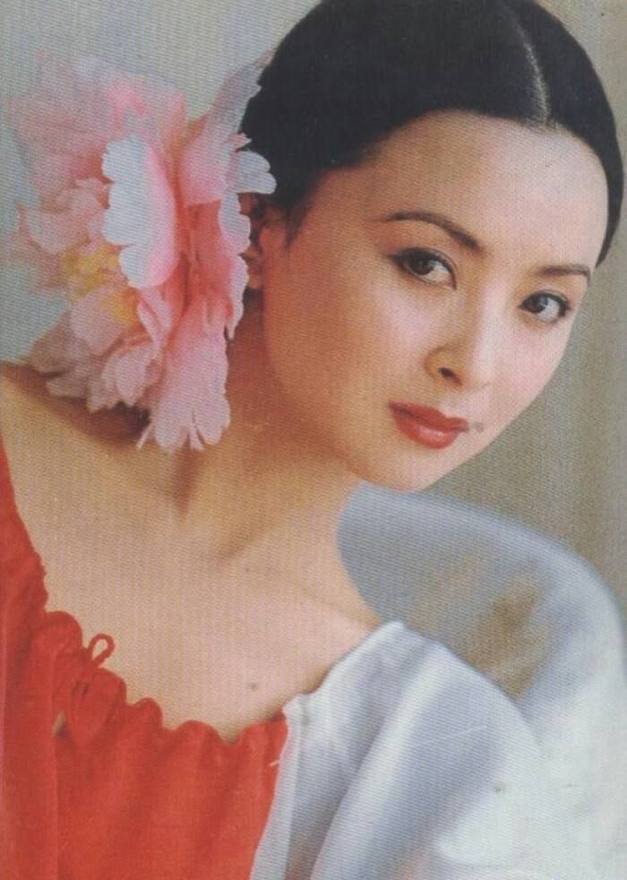 惊艳了时光岁月的古典气质美女之一周洁__财经头条