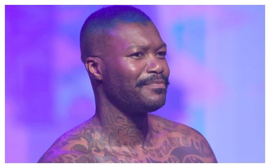 魔身材,尤其是意大利,更是被称为男模队,例如现在的恒大主帅卡纳瓦罗