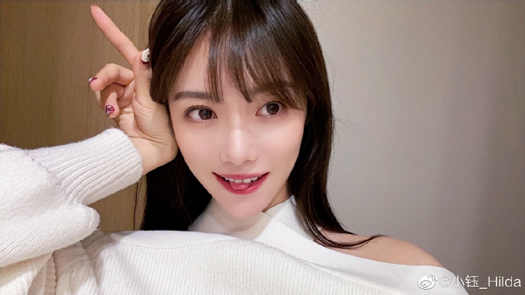 英雄联盟美女主持人小钰迷人写真美照_高清图集_新浪网