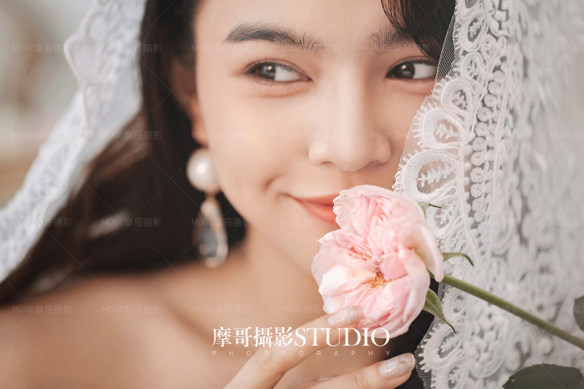 拍婚纱照怎么做好肢体动作?拍婚纱照常用的五大动作技巧