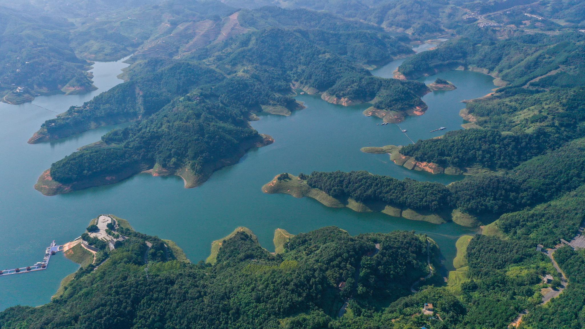 万峰湖航拍图片